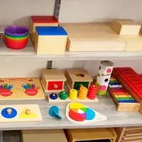 etagères Montessori